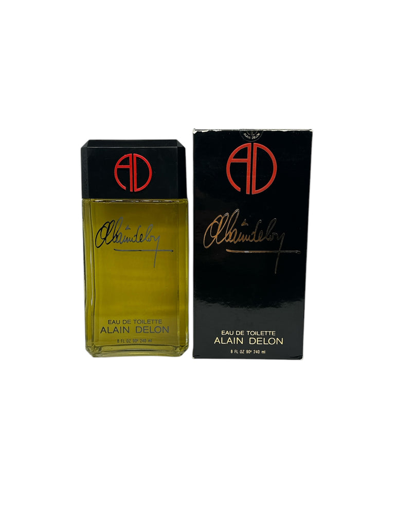 Flakon des Alain Delon - AD Eau de Toilette. Maskuliner Duft mit frischen Zitrus- und würzigen Holznoten, vereint zeitlose Eleganz und kraftvolle Männlichkeit.