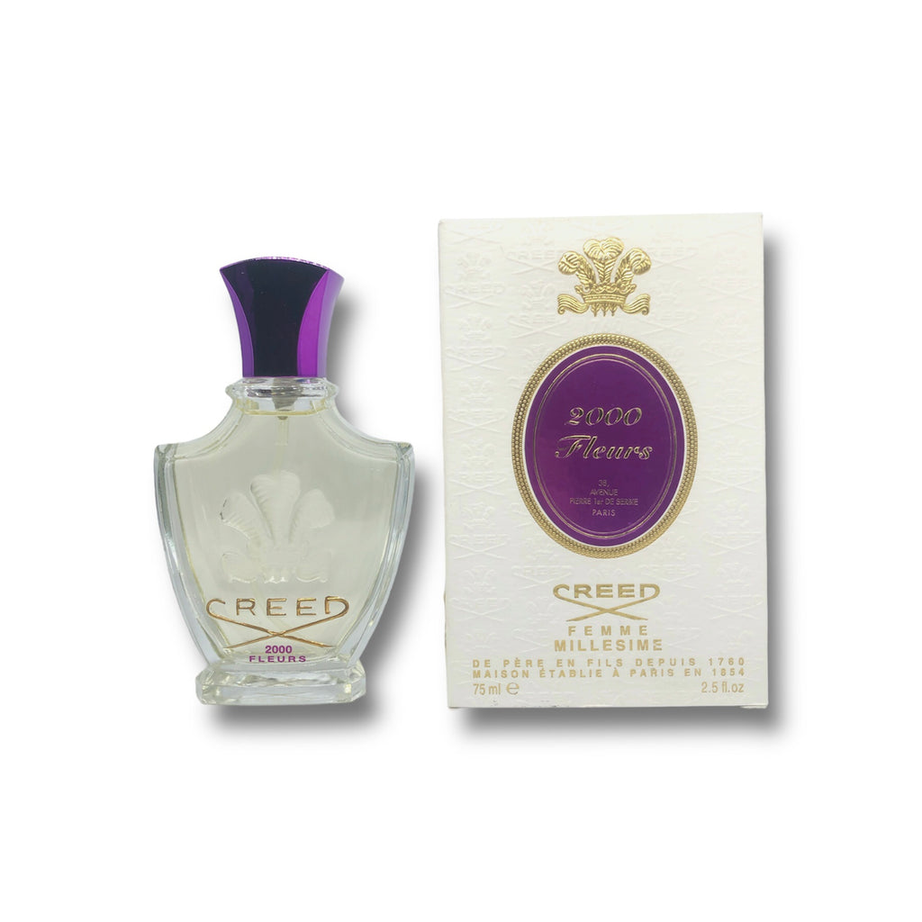 Creed 2000 Fleurs Eau de Parfum in elegantem Flakon – ein blumiger Duft mit spritzigen Zitrusnoten, üppiger Jasmin- und Rosenherznote und warmen Holznuancen für eine raffinierte feminine Ausstrahlung.